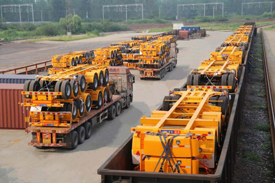 中集通华百台数模化集装箱运输车批量交付，引领智慧物流新篇章